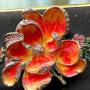 Vintage Monet iridescent Flower peacy yellow color with pink stones Brooch